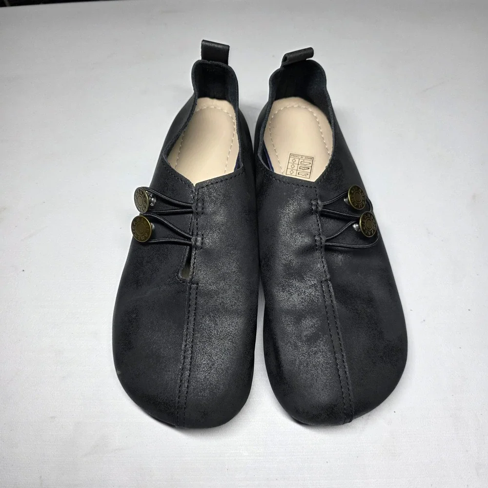 Unbranded Black Distressed Button Accent Loafers Flats Size 39 Burgundy Sole
